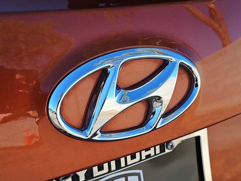 Used 2017 Hyundai Santa Fe Sport image 11