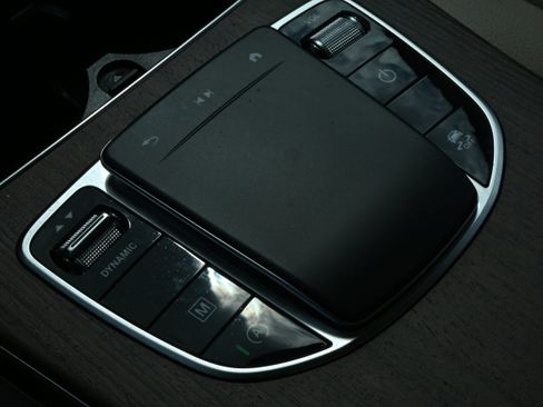 Used 2020 Mercedes-Benz GLC 300 image 24
