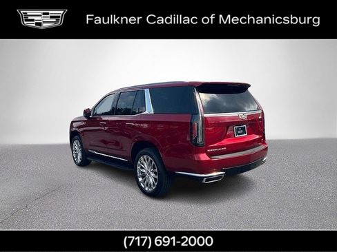 Used 2023 Cadillac Escalade Premium Luxury RWD image 8