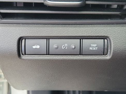 Used 2025 Nissan Altima 2.5 SV FWD image 29
