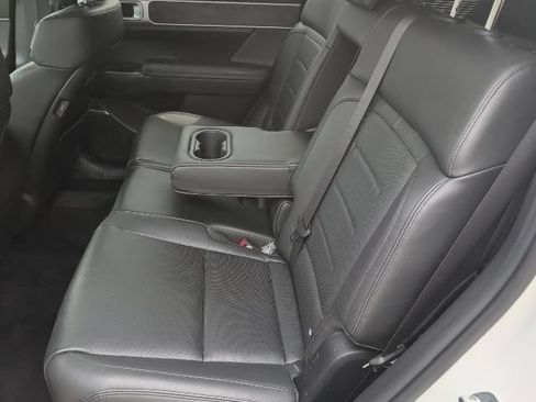Used 2025 Hyundai Santa Fe Limited AWD/4WD image 17