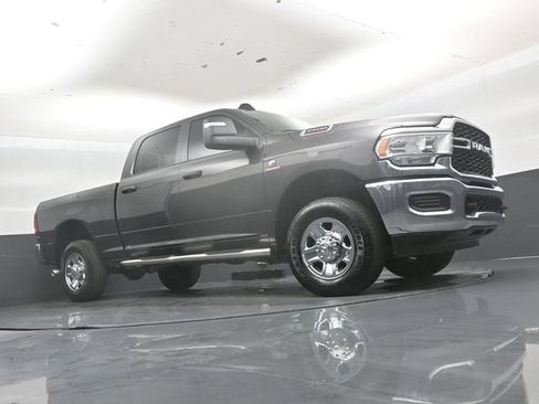 Used 2024 RAM 2500 Tradesman w/ Chrome Appearance Group AWD/4WD image 39