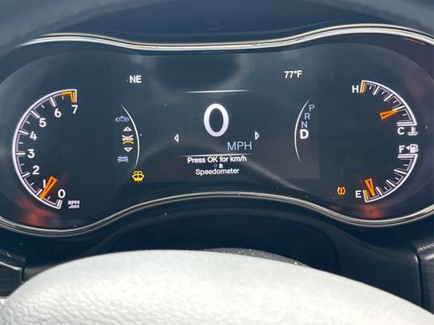 Used 2021 Jeep Grand Cherokee Laredo X image 21