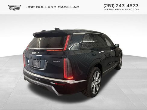 New 2026 Cadillac Vistiq Luxury w/ LPO, Floor Liner Package image 2