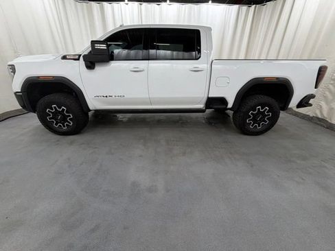 Used 2024 GMC Sierra 2500 AT4X AWD/4WD image 3