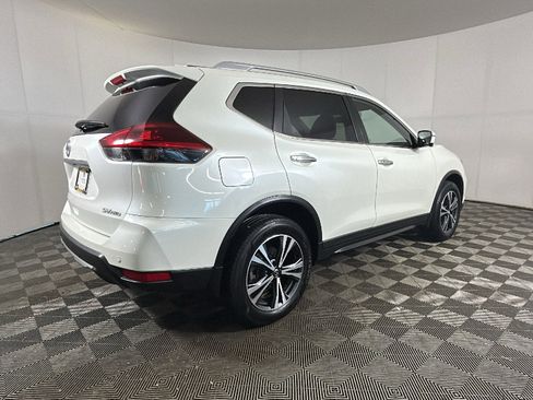 Used 2020 Nissan Rogue SV AWD/4WD image 3