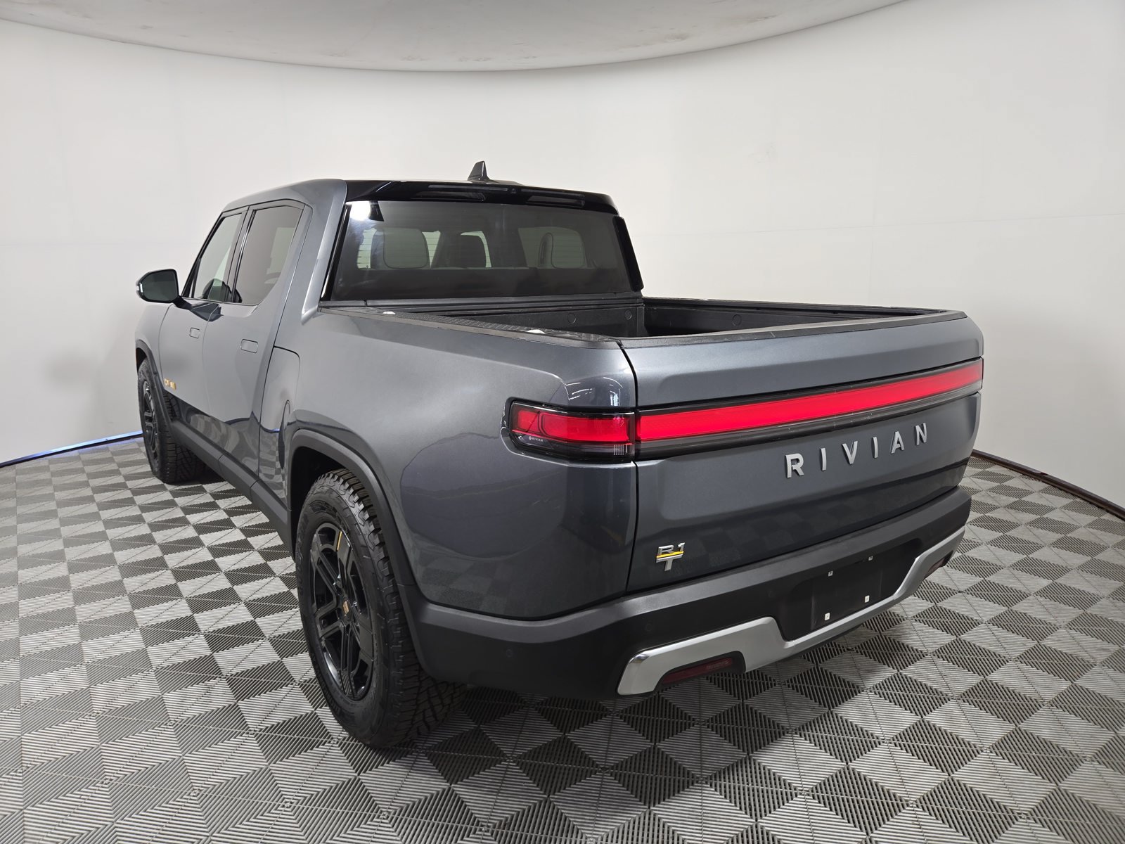 Used 2023 Rivian R1T Adventure Quad AWD/4WD image 3