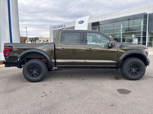 Used 2022 Ford Explorer Limited w/ Equipment Group 301A image 10