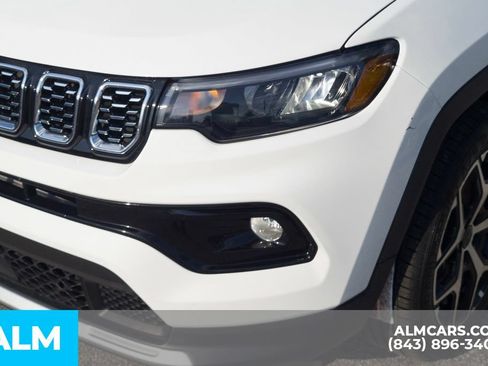 Used 2025 Jeep Compass Limited AWD/4WD image 11