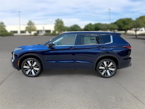 New 2025 Mitsubishi Outlander SEL image 4