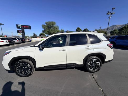 Used 2025 Subaru Forester Limited AWD/4WD image 6