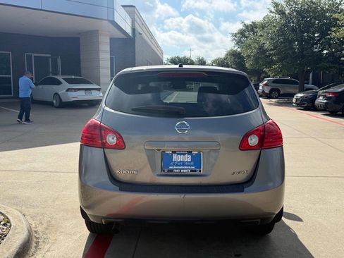 Used 2010 Nissan Rogue S w/ 360 Degree Value Pkg FWD image 4