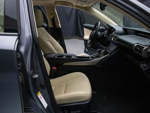 Used 2016 Lexus IS 300 AWD image 16