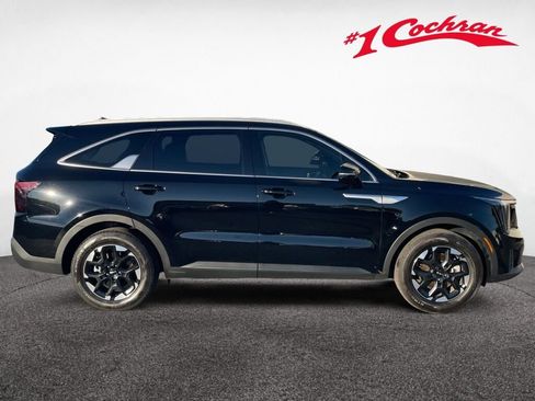 Used 2024 Kia Sorento S image 8