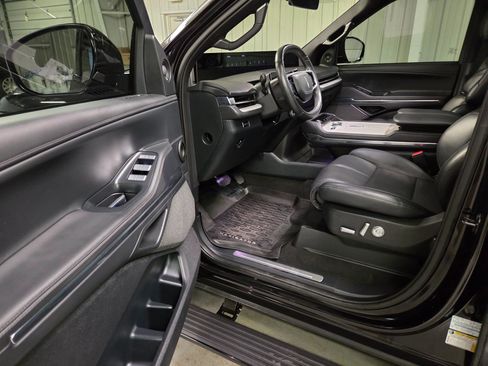 Used 2025 Lincoln Navigator L Reserve w/ Jet Appearance Package AWD/4WD image 14