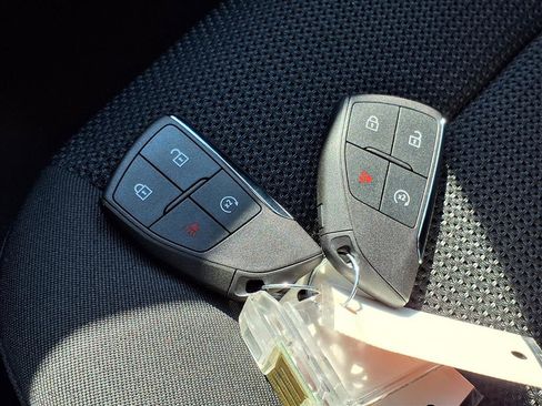 New 2026 GMC Canyon Elevation w/ Convenience Package image 12