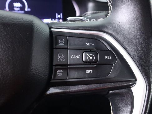 Used 2021 Jeep Grand Cherokee L Laredo w/ Luxury Tech Group I AWD/4WD image 14