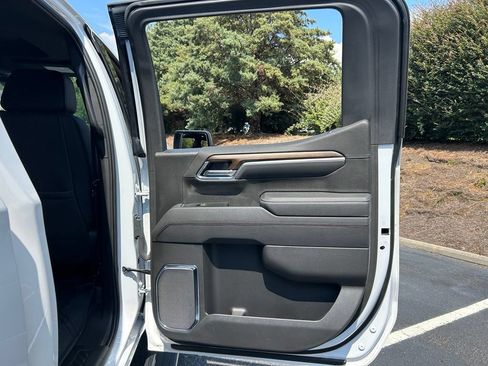 Used 2025 Chevrolet Silverado 1500 High Country AWD/4WD image 62