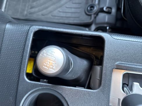 Used 2014 Toyota FJ Cruiser 4WD image 27