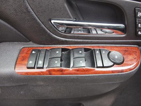 Used 2012 Chevrolet Tahoe LTZ AWD/4WD image 9