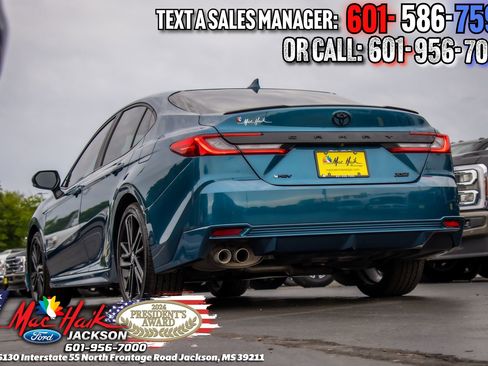 Used 2025 Toyota Camry XSE FWD image 5