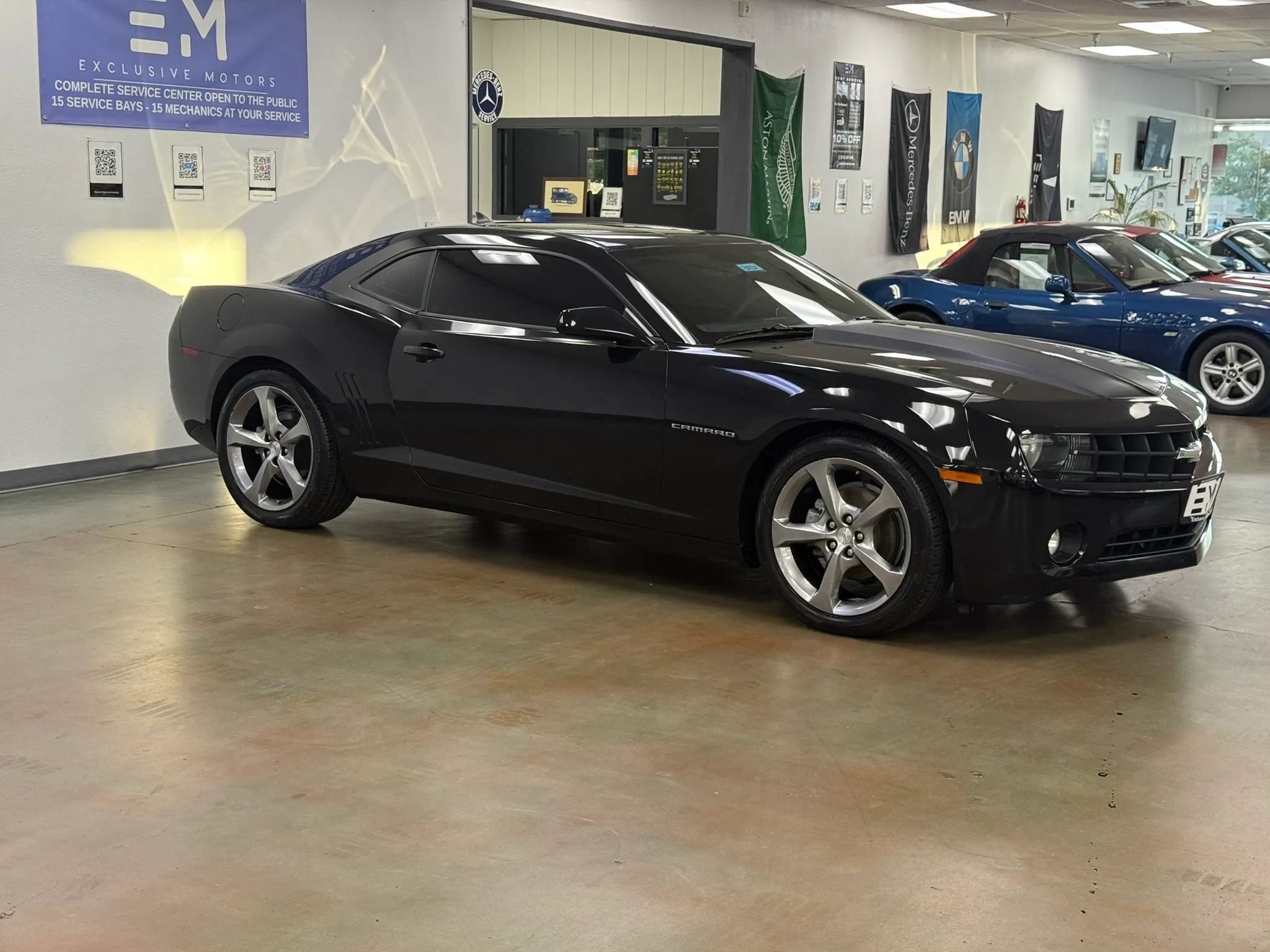 Used 2011 Chevrolet Camaro LT RWD image 2