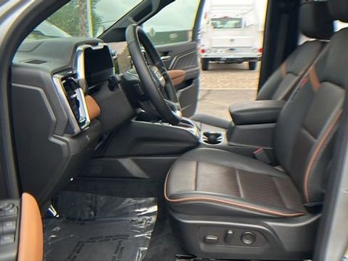 Used 2023 GMC Canyon AT4 w/ AT4 Premium Package AWD/4WD image 17