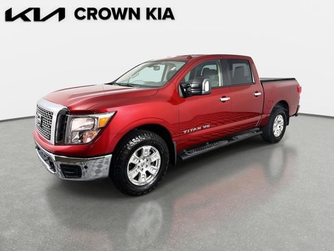 Used 2018 Nissan Titan SV w/ SV Convenience Package image 1