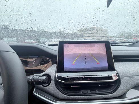 Used 2024 Jeep Compass Latitude w/ Altitude Special Edition image 13