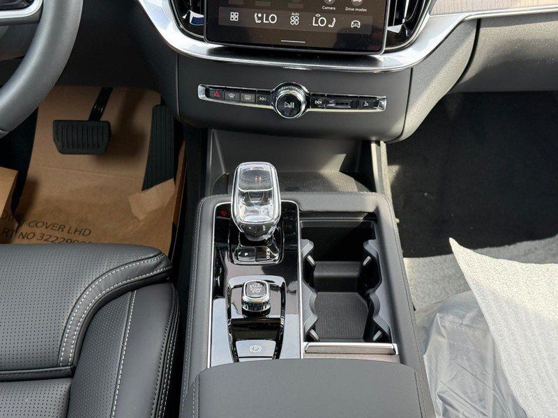 New 2026 Volvo XC90 T8 Ultra w/ Protection Package Premier AWD/4WD image 10