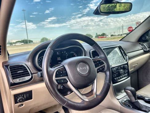 Used 2021 Jeep Grand Cherokee Overland AWD/4WD image 15