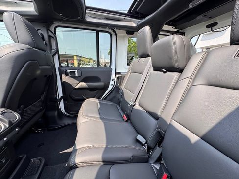 New 2026 Jeep Wrangler Unlimited Sahara w/ Safety Group AWD/4WD image 17