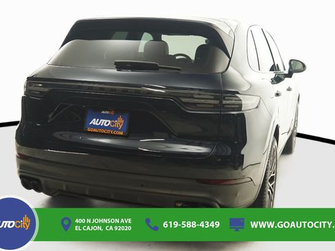 Used 2020 Porsche Cayenne AWD/4WD image 10