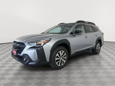 Used 2025 Subaru Outback Premium w/ Popular Package #1A image 3