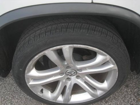 Used 2013 Volkswagen Tiguan S AWD/4WD image 40