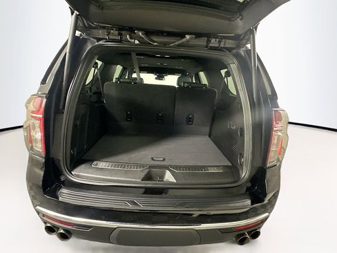 Used 2024 Chevrolet Suburban Premier image 30