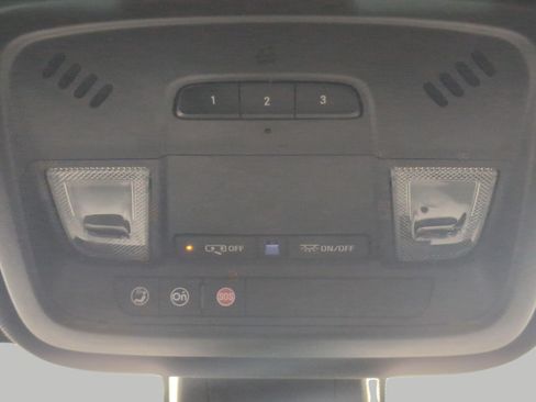 Used 2023 Chevrolet Traverse LT AWD/4WD image 19