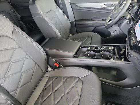 New 2026 Volkswagen Atlas Cross Sport SE FWD image 12