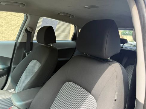 Used 2019 Hyundai Kona SE AWD/4WD image 24