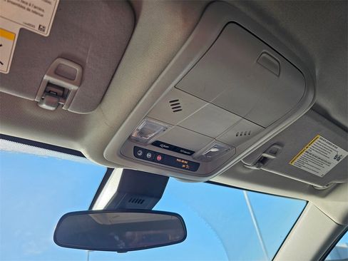 Used 2021 Chevrolet Equinox LT image 28