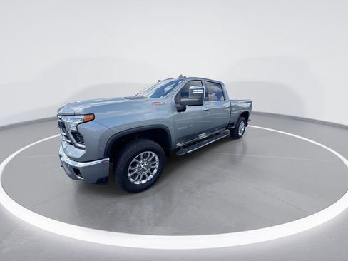 Used 2025 Chevrolet Silverado 2500 LTZ w/ LTZ Plus Package AWD/4WD image 4