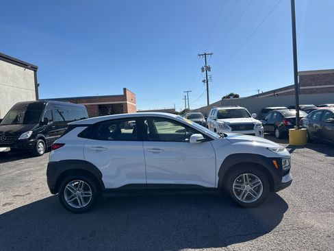 Used 2021 Hyundai Kona SE image 5