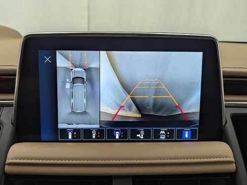 Used 2023 Chevrolet Tahoe Premier w/ Premium Package 2 AWD/4WD image 16
