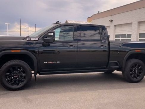 Used 2025 GMC Sierra 3500 AT4 w/ AT4 Premium Plus Package AWD/4WD image 6
