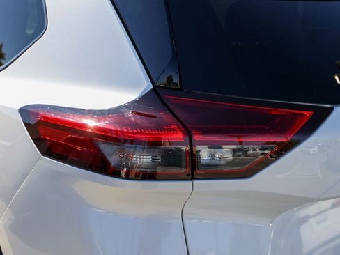 Used 2026 Nissan Rogue Platinum w/ Platinum Premium Package AWD/4WD image 7