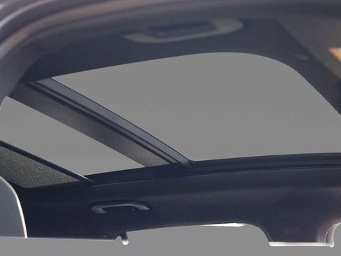 Used 2026 Mercedes-Benz GLC 300 4MATIC image 22