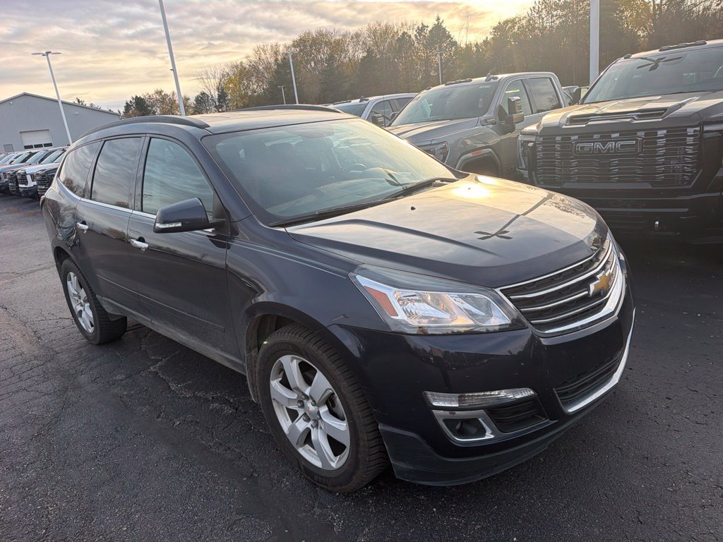 Used 2016 Chevrolet Traverse LT w/ Style and Technology Package FWD image 6