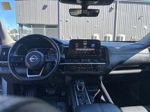 Used 2025 Nissan Pathfinder SL AWD/4WD image 22
