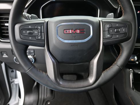 Used 2025 GMC Sierra 1500 AT4 image 17