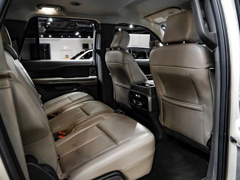 Used 2018 Ford Expedition Max XLT w/ Equipment Group 202A image 34